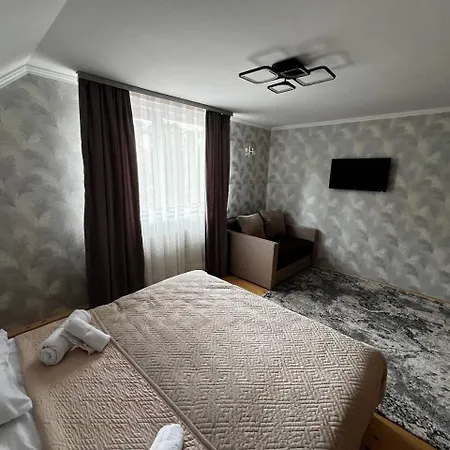 шепіт води Villa Yasinia